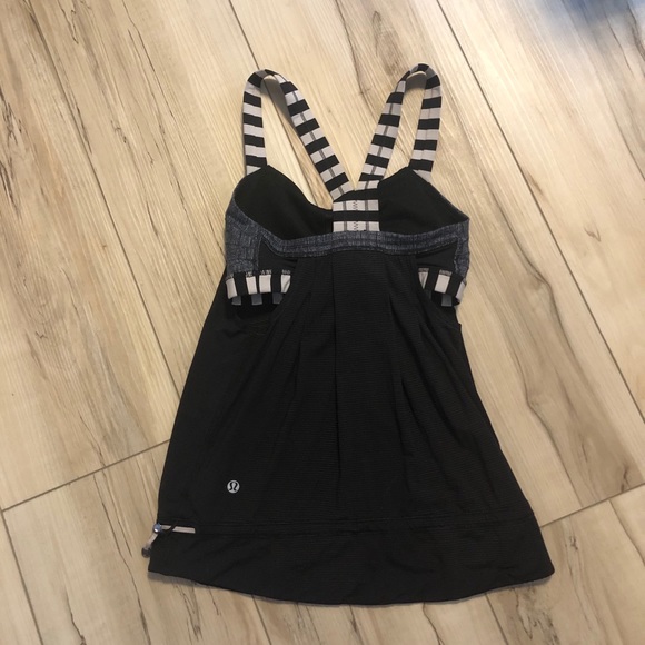 Lululemon black Tank Top with Striped straps SZ 2 - Picture 9 of 11